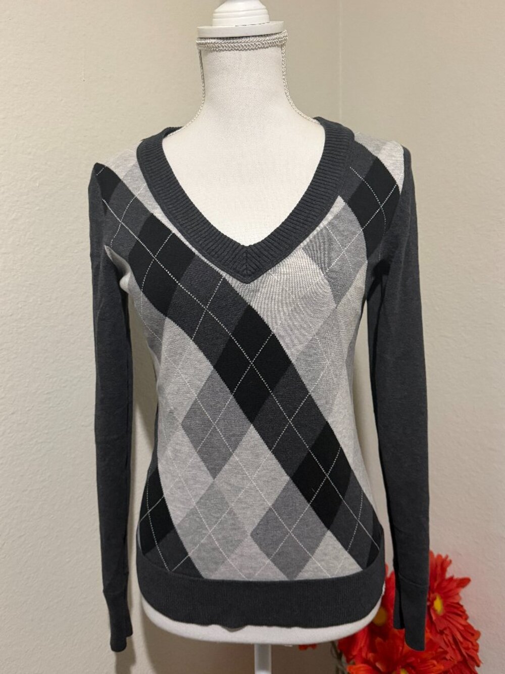 Esprit Gray & Black Argyle V-Neck Sweater | Women's Long Sleeve | Size S